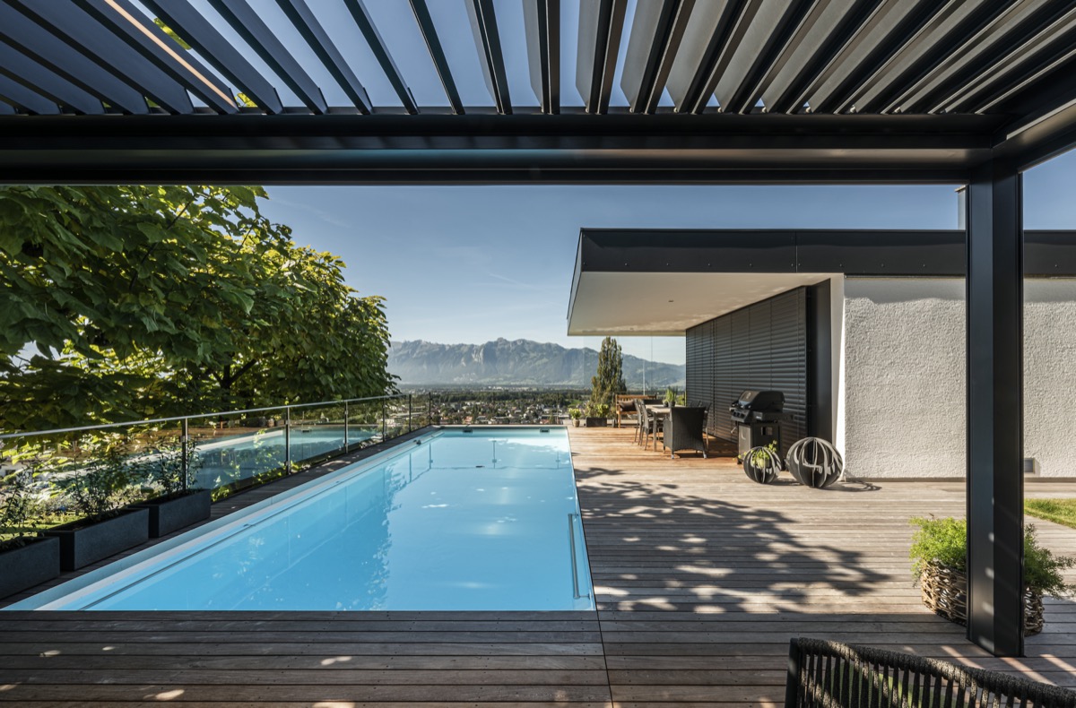 IMAGO® : design et nature pour une oasis de détente au bord de la piscine